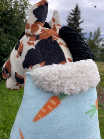 Hobby horse blanket turquoise with cute carrots