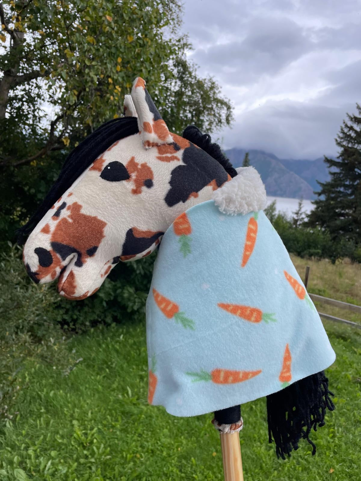 Hobby horse blanket turquoise with cute carrots